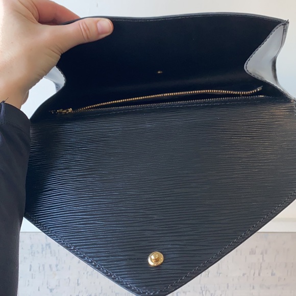 Louis Vuitton Black Epi Leather Art Deco Clutch - Picture 9 of 12